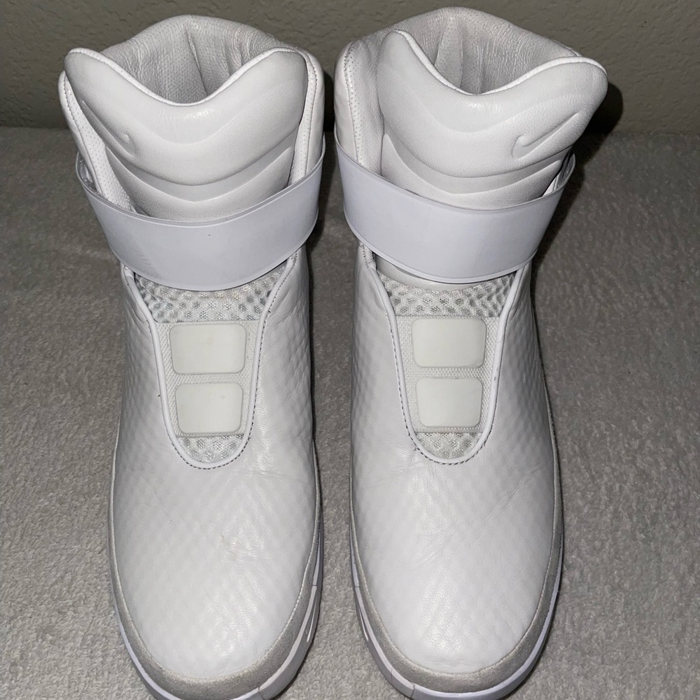 Nike Swoosh HNTR White High-Top Sneakers